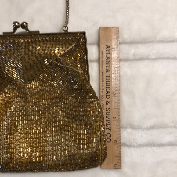 Gold glass beaded vintage purse. toggle clasp. “LaRegale LTD” made in China. - Picture 7 of 8